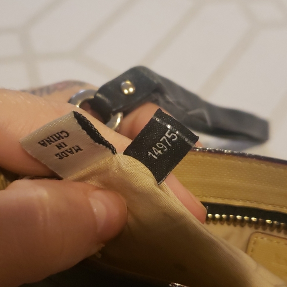 Kate spade black leather wristlet - Picture 8 of 8